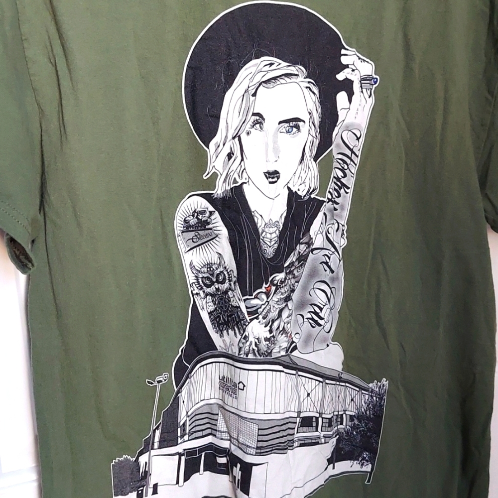 Green hockey girl tshirt